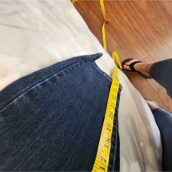 Liverpool Like New Jeans. Skinny Capri. Stretch. Size 14. - Picture 7 of 12